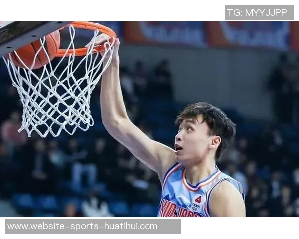 齐麟崛起：从青涩少年到篮球场上的璀璨明星之路